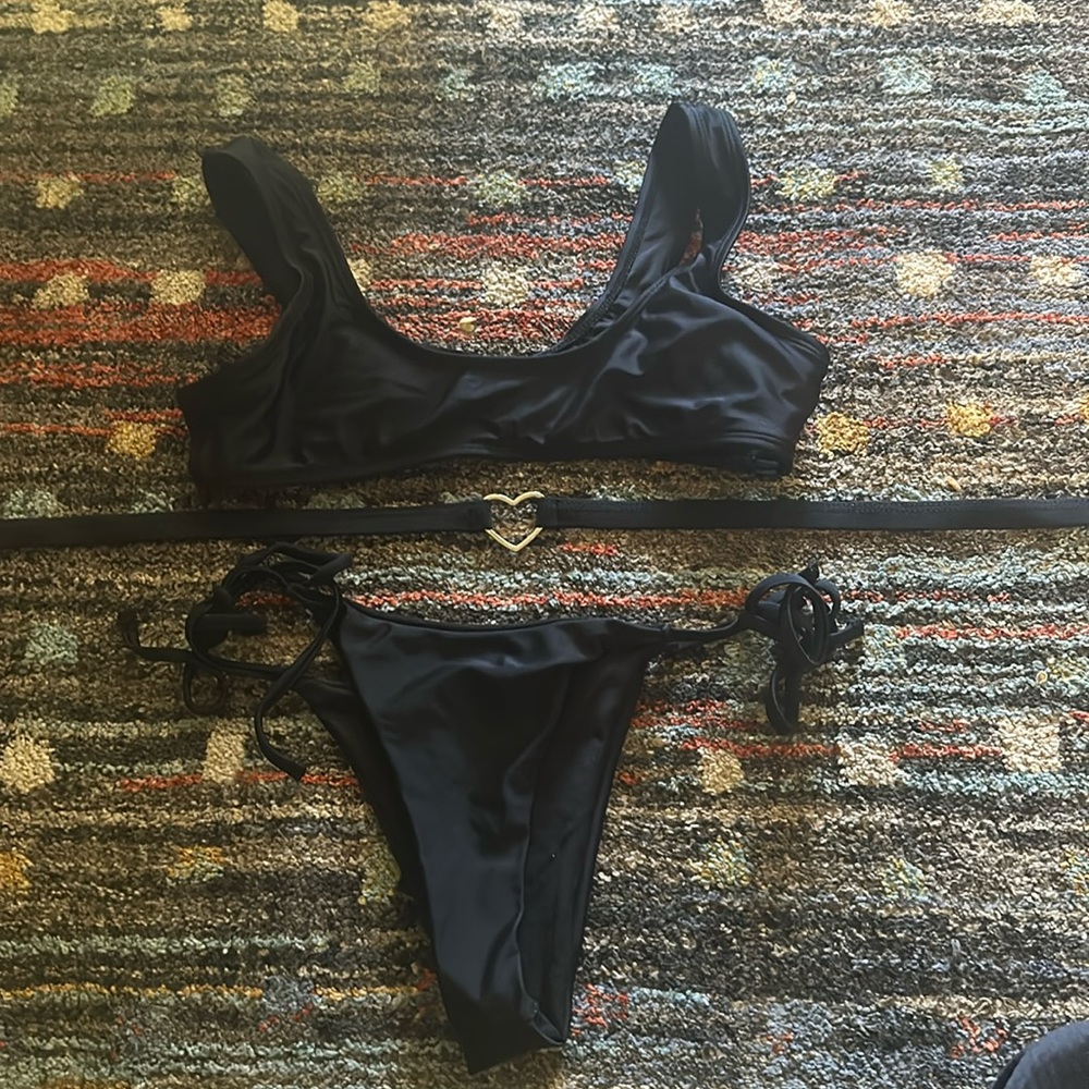 Black bikini with heart belt